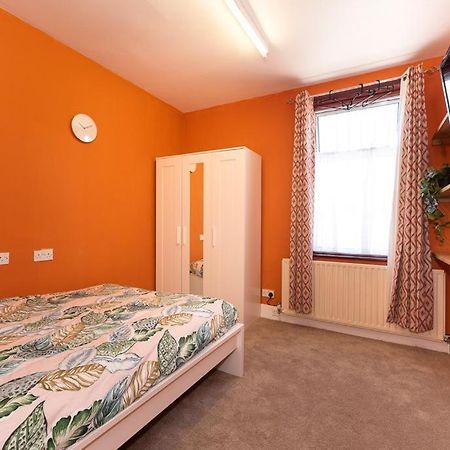 Apartmán Barking Road Comfy House Londýn Exteriér fotografie