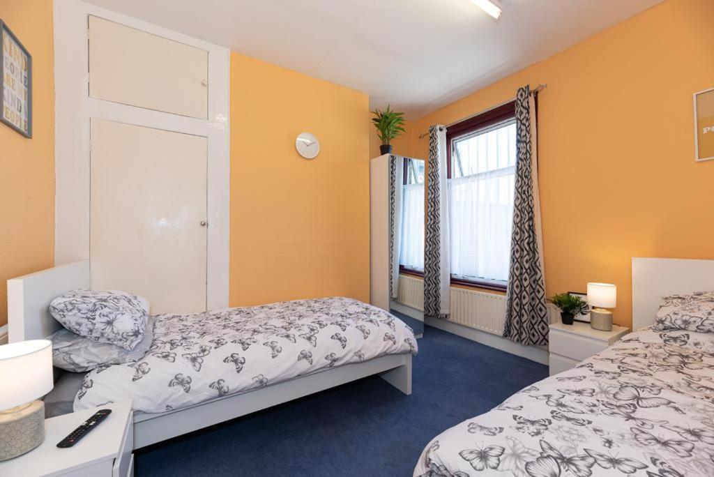 Apartmán Barking Road Comfy House Londýn Exteriér fotografie