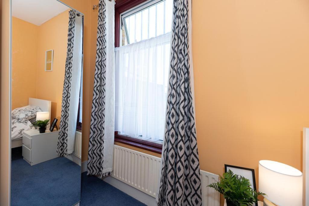 Apartmán Barking Road Comfy House Londýn Exteriér fotografie