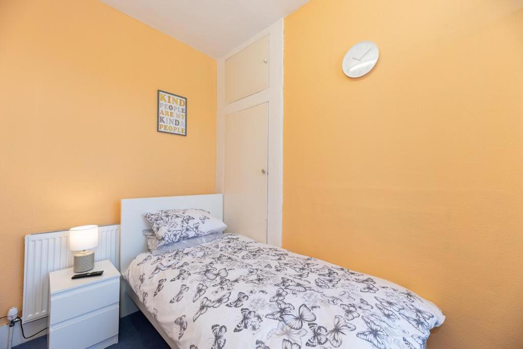 Apartmán Barking Road Comfy House Londýn Exteriér fotografie